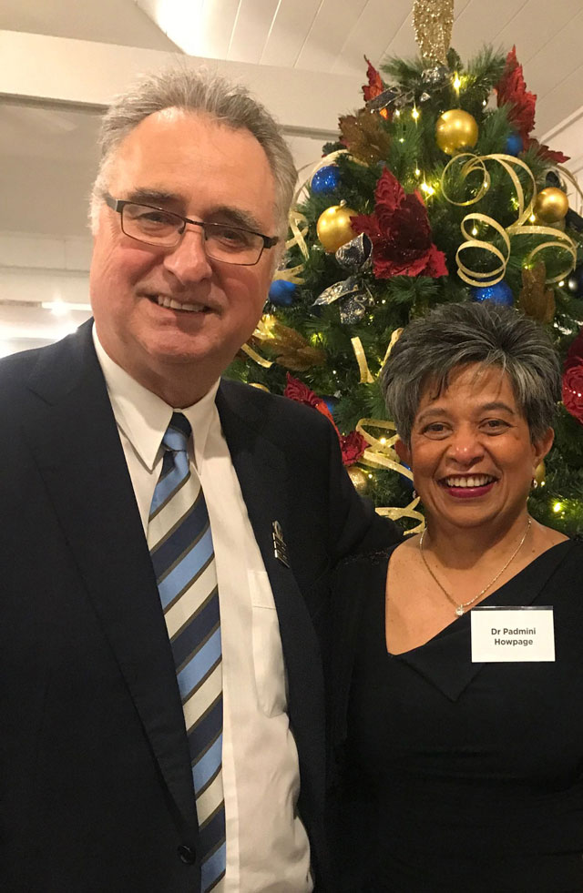 Hills Mayor's Christmas Party thanks all supporters and volunteers Hills Mayor's Christmas Party thanks all supporters and volunteers - Hills Mayor's Christmas Party thanks all supporters and volunteers Deputy Mayor Mark Hodges With Dr Padmini Howpage