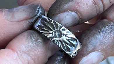 Jules Read ,making a silver ring