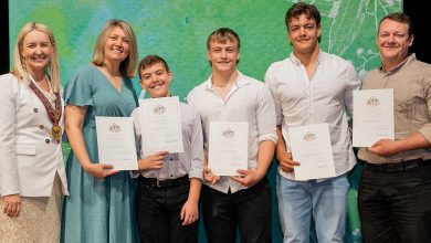 Welcomes 120 New Citizens on Australian Citizenship Day