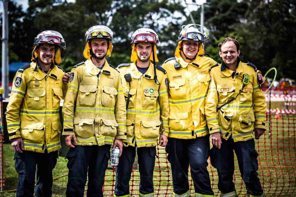 NSW RFS Hawkesbury firefighters head to Albury