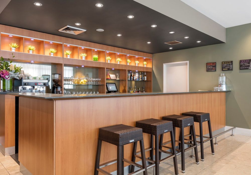 Exacta Restaurant & Bar